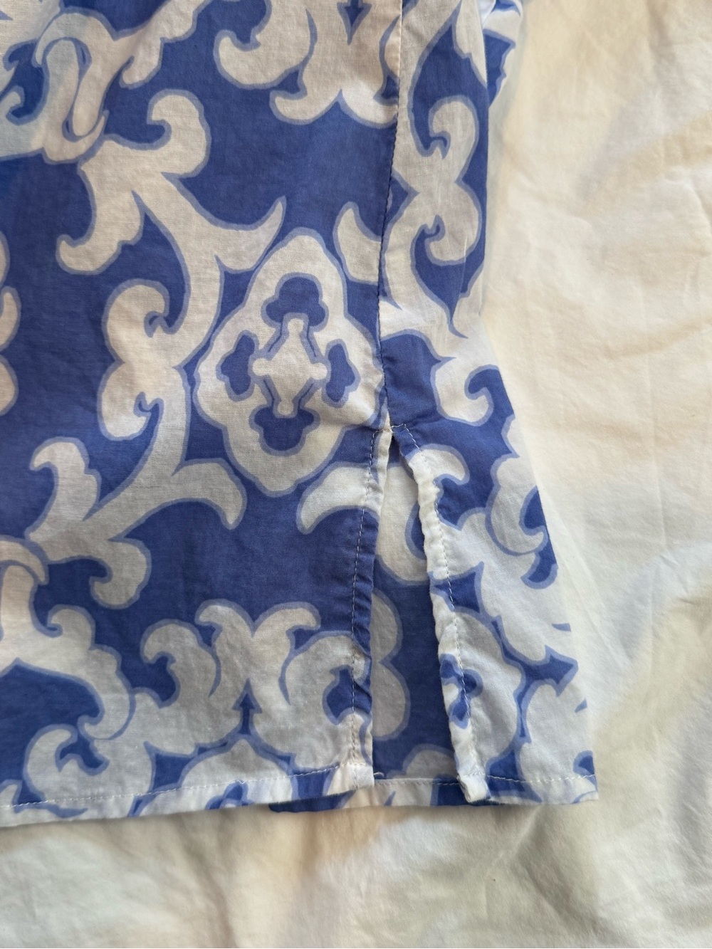 Tommy Bahama Blue & White Scroll-Print Button-Down Tunic Sz M - Picture 4 of 6